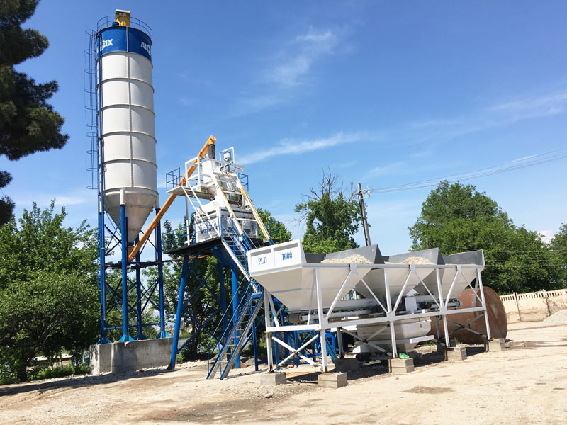 AJ-50 small concrete batch plant