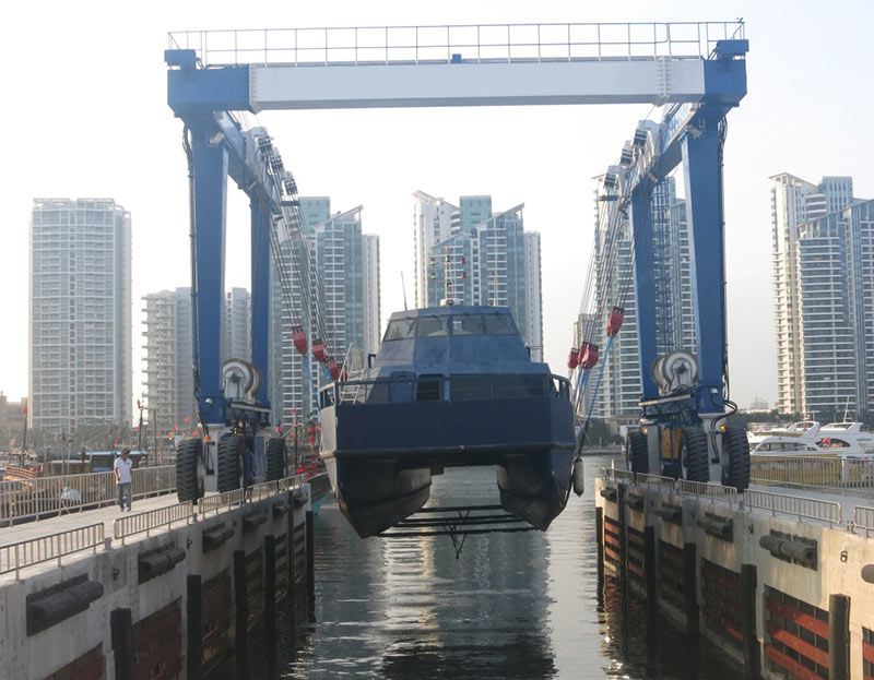 200 ton boat lift